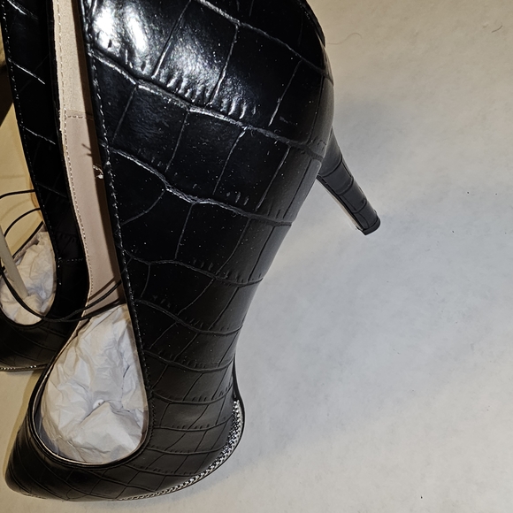 BCBG Black Croc Patterned Shoes with Silver Trim - Picture 4 of 7